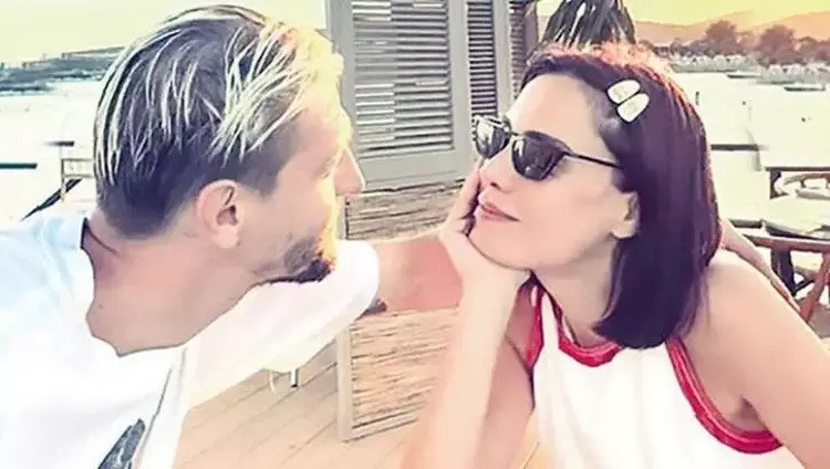 Şükran Ovalı ve Caner Erkin’den romantik akşam: 'Bakışına ölürüm be' - Resim : 1