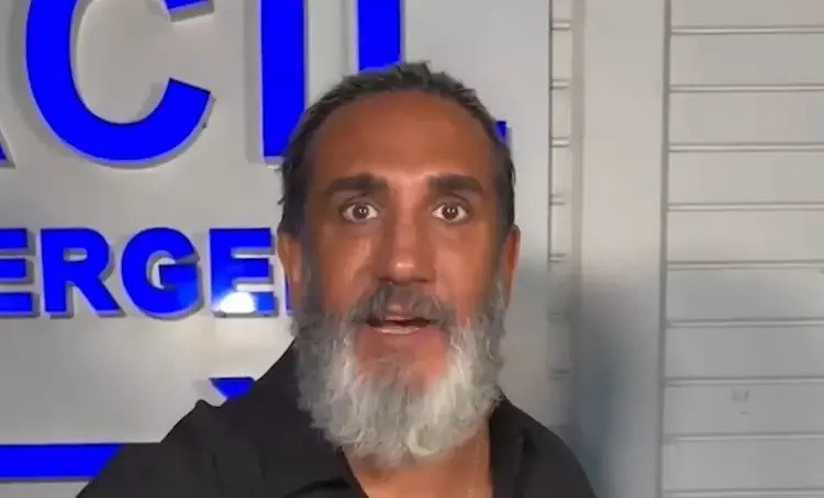Ünlü şarkıcı sanat camiasına sitem etti: 'Benim herkese gönlüm kırıldı' - Resim : 1