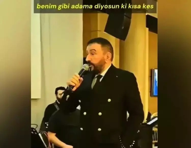 Mustafa Topaloğlu konserde sinirlendi: Sahneyi terk etti - Resim : 1