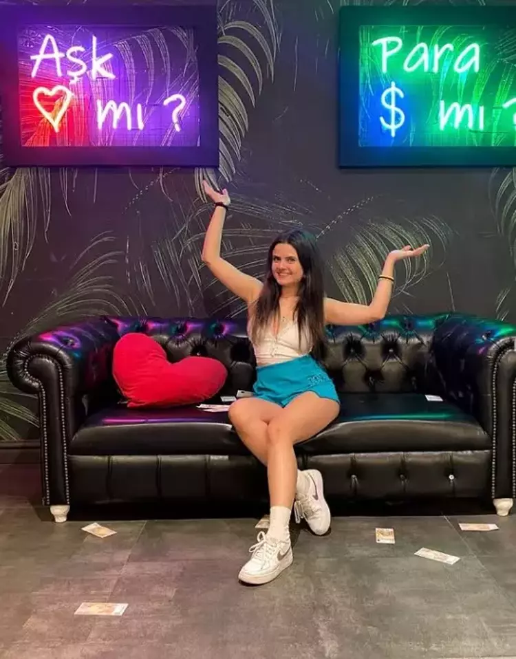 Oyuncu Sevil Akdağ, arkadaşı Elif Kırav'ı öldürdü - Resim : 2