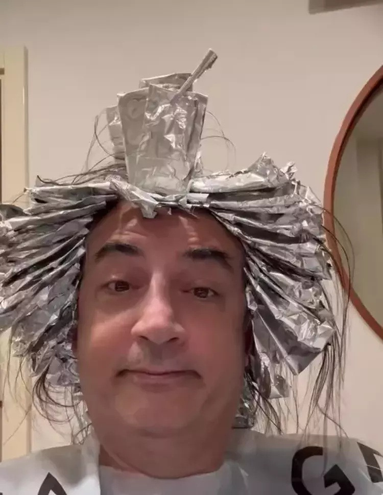 Çelik sahne öncesi hazırlıklarını paylaştı: “Hayat sadece kadınlara mı zor?” - Resim : 1