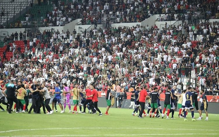 Diyarbakır’da olaylı maç: Amed-Erzurum karşılaşmasında ortalık karıştı - Resim: 11