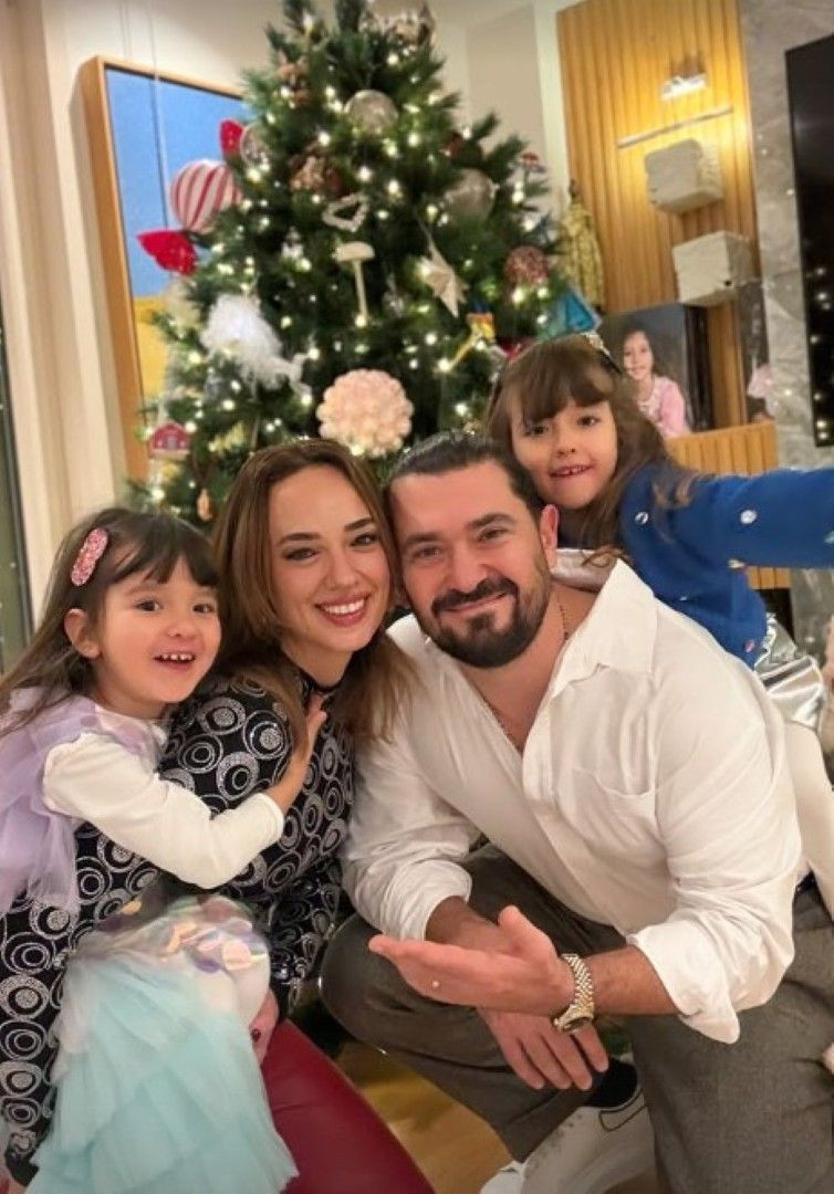 2026'ya böyle girdiler! Ünlülerin yeni yıl paylaşımları - Resim: 13