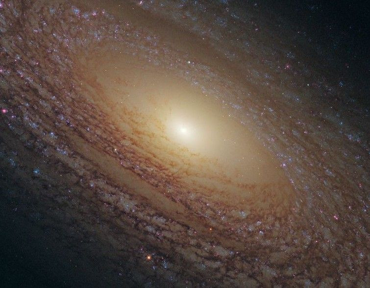 Hubble 35 yaşında! İşte kadrajına aldığı en büyüleyici fotoğraflar - Resim: 22