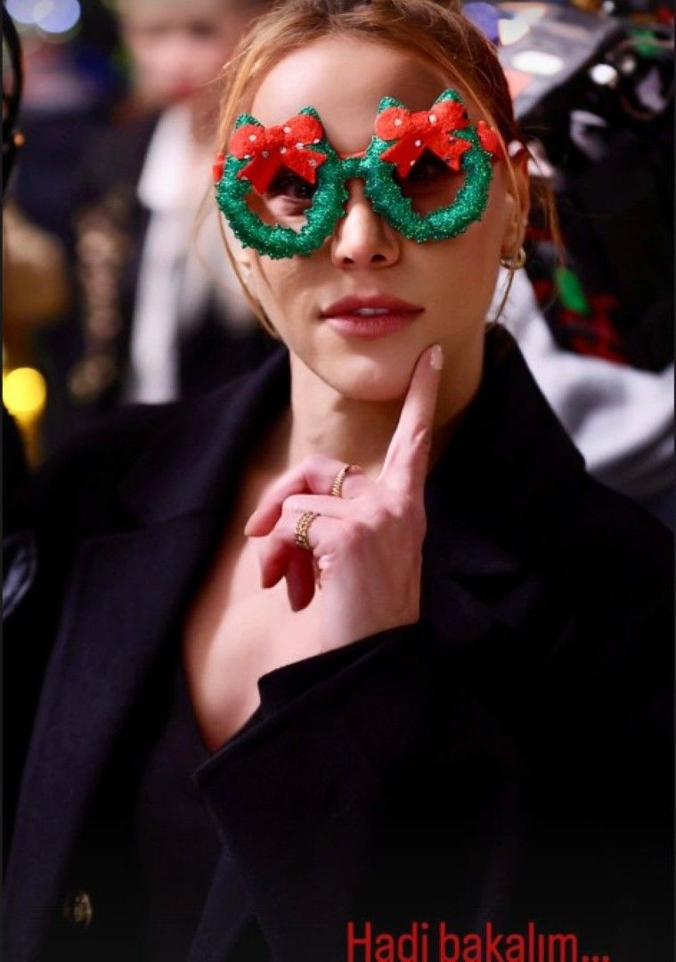 2026'ya böyle girdiler! Ünlülerin yeni yıl paylaşımları - Resim: 9