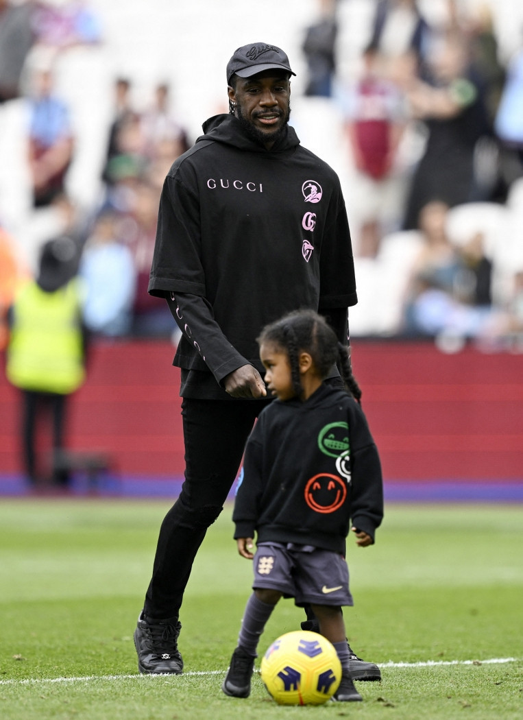 Uyluk kemiği dört yerinden kırılmıştı, futbola döndü - Resim : 2