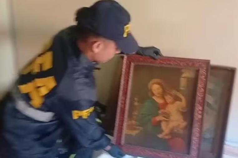 Naziler çaldı, ev ilanında ortaya çıktı: Minik hazine bulundu - Resim : 2