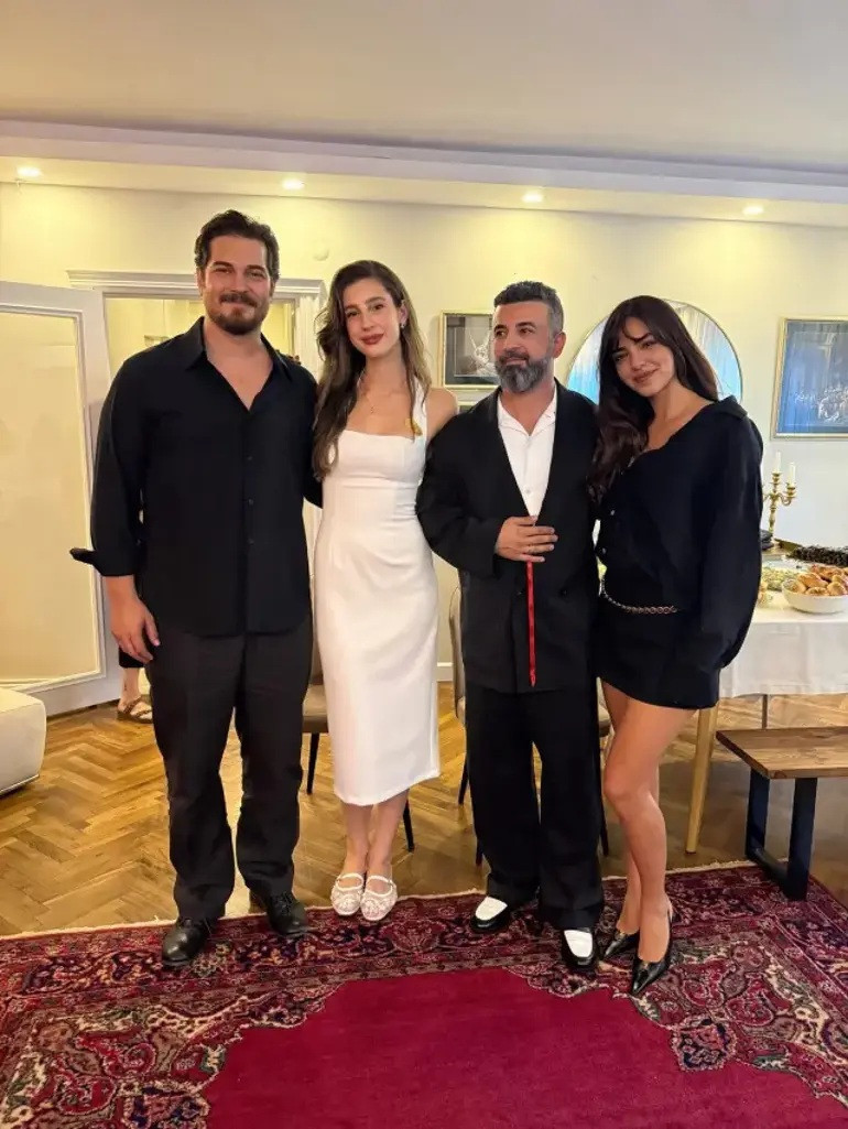 Ünlü oyuncu menajeri ile nişanlandı, yüzükleri Çağatay Ulusoy taktı - Resim : 1