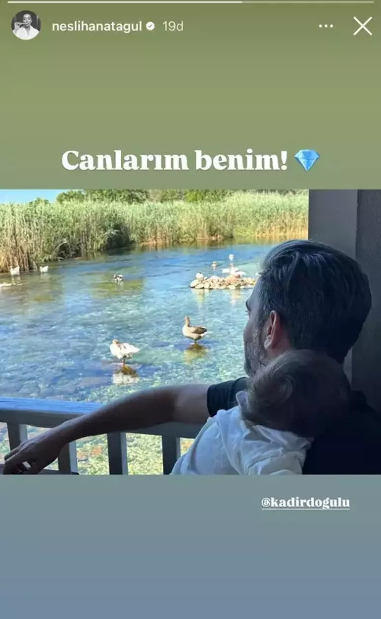 Neslihan Atagül ile Kadir Doğulu oğulları Aziz’i paylaştı - Resim : 1