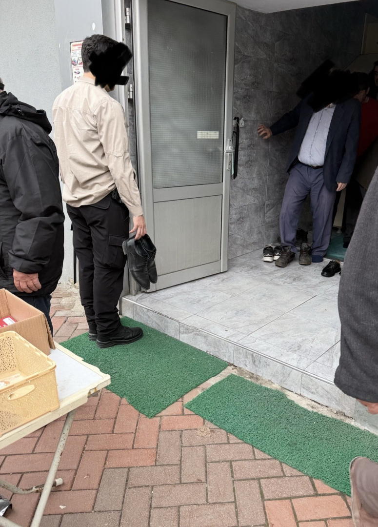 Fotoğraf çok tartışılmıştı: Kaymakam korumasını suçladı - Resim : 1