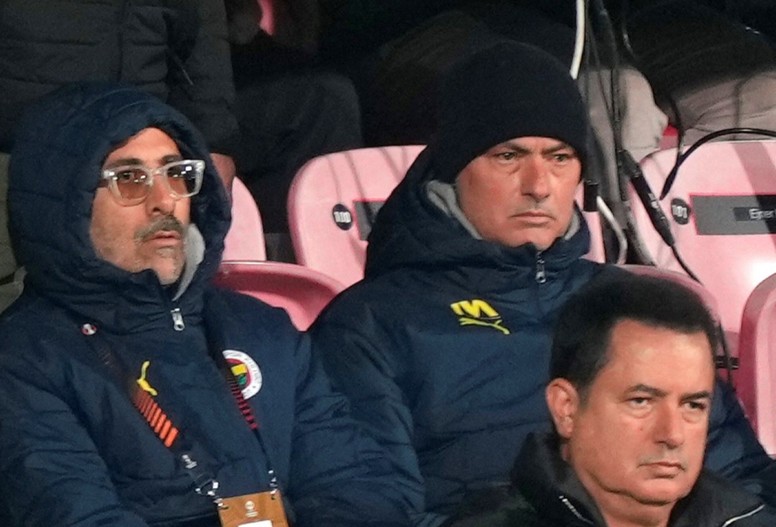 Mourinho'dan UEFA'ya tepki, oyuncularına övgü: Herkes harika iş çıkardı