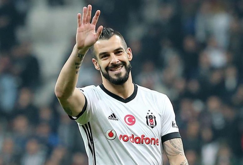 Beşiktaş'ın eski yıldızı Negredo futbolu bıraktı