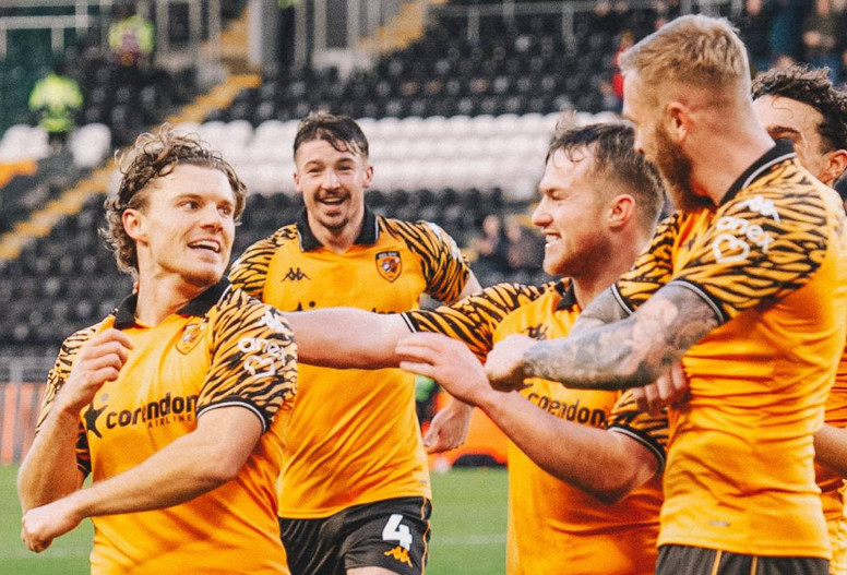 Hull City, Premier Lig yolunda play-off maçına çıkıyor