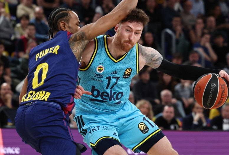 Barcelona'yı yıkan Fenerbahçe liderliğini sürdürdü: 82-78