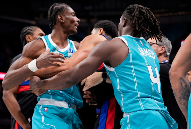 NBA'ye damga vuran kavgaya karışan 4 oyuncuya men cezası