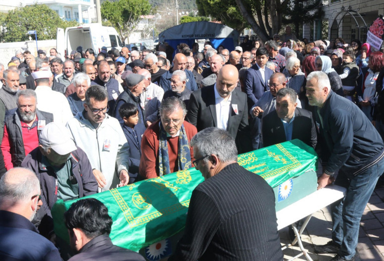 Engin Fırat'a son yolculuğuna uğurlandı