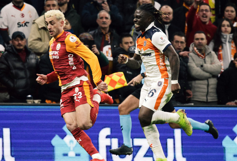 Galatasaray-Başakşehir maçında kırmızı kart!