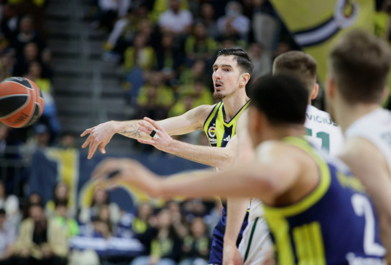 Nando de Colo'dan Fenerbahçe'ye kötü haber