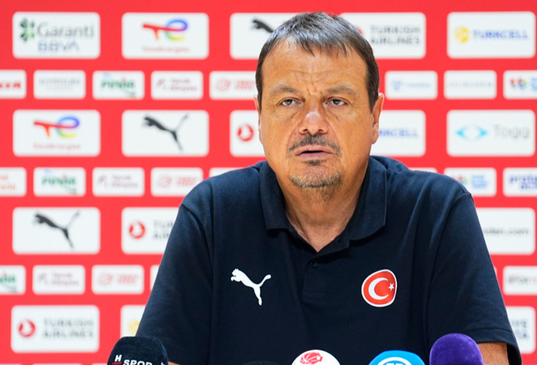 Ergin Ataman'dan Ömer Kutluay ve Darius Karutasu'ya övgü