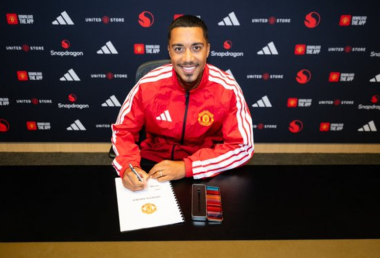 Manchester United, Tielemans'ı kaptı