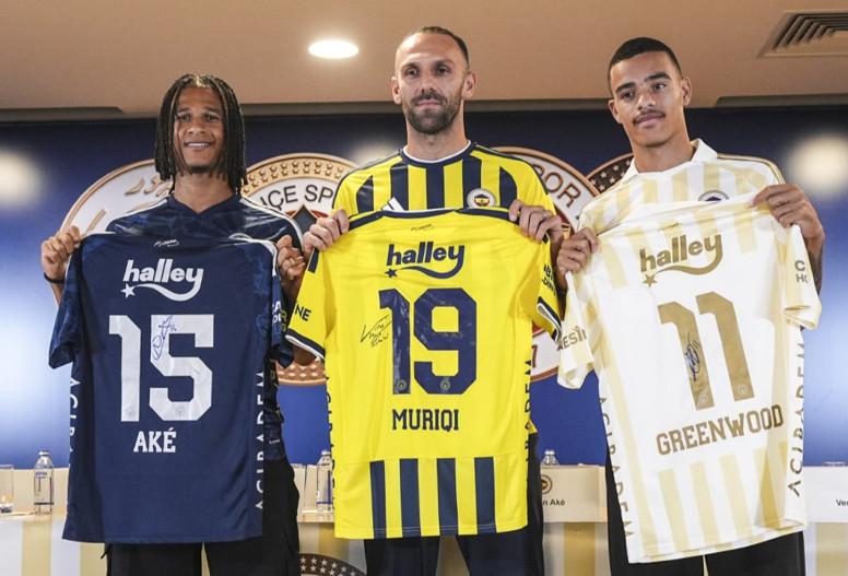 Fenerbahçe'de yeni transferler, UEFA listesinde yok