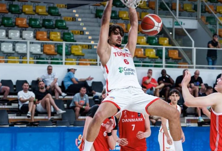 Türkiye, Avrupa U18 Basketbol Şampiyonası’na farklı zaferle başladı