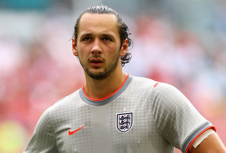 Leeds United, James Trafford'ı rekor bedelle transfer etti