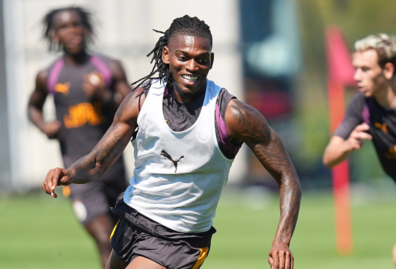 Rafael Leao, Victor Osimhen'e söz verdi: Rakam vererek hedefini açıkladı