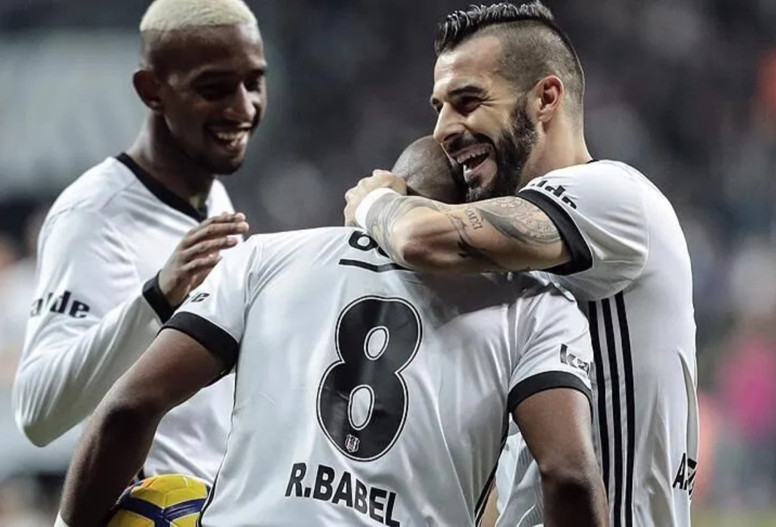 Negredo'dan Beşiktaş ve Quaresma itirafı: Gözlerim kapalı giderdim
