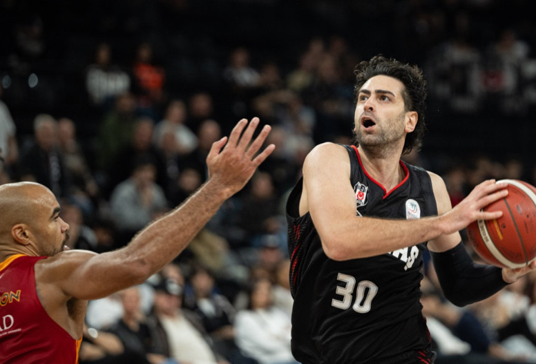 Beşiktaş derbide Galatasaray'ı Furkan Korkmaz'la yıktı