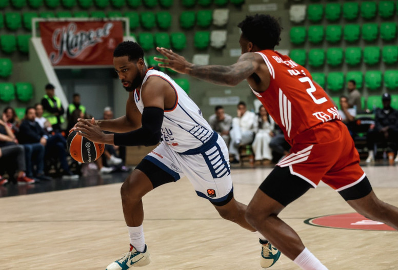 Anadolu Efes dağıldı. Hapoel Tel Aviv'den fark yedi