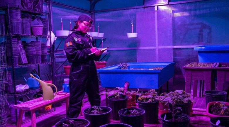 Çölün ortasında Mars tatili: Bir ay boyunca telefonsuzluğa ve donmuş yemeklere 252 bin TL istiyorlar - Resim: 3