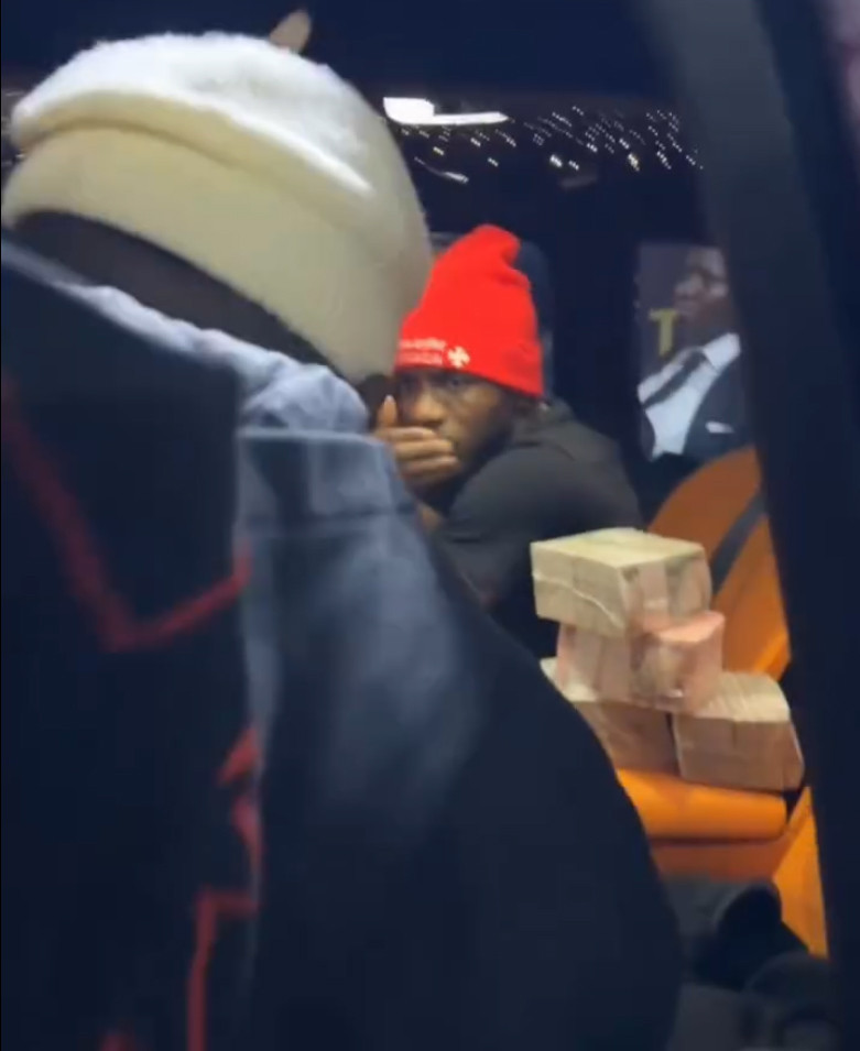 Victor Osimhen önce partiledi: Özel jetle doğum günü partisine gitti - Resim : 1