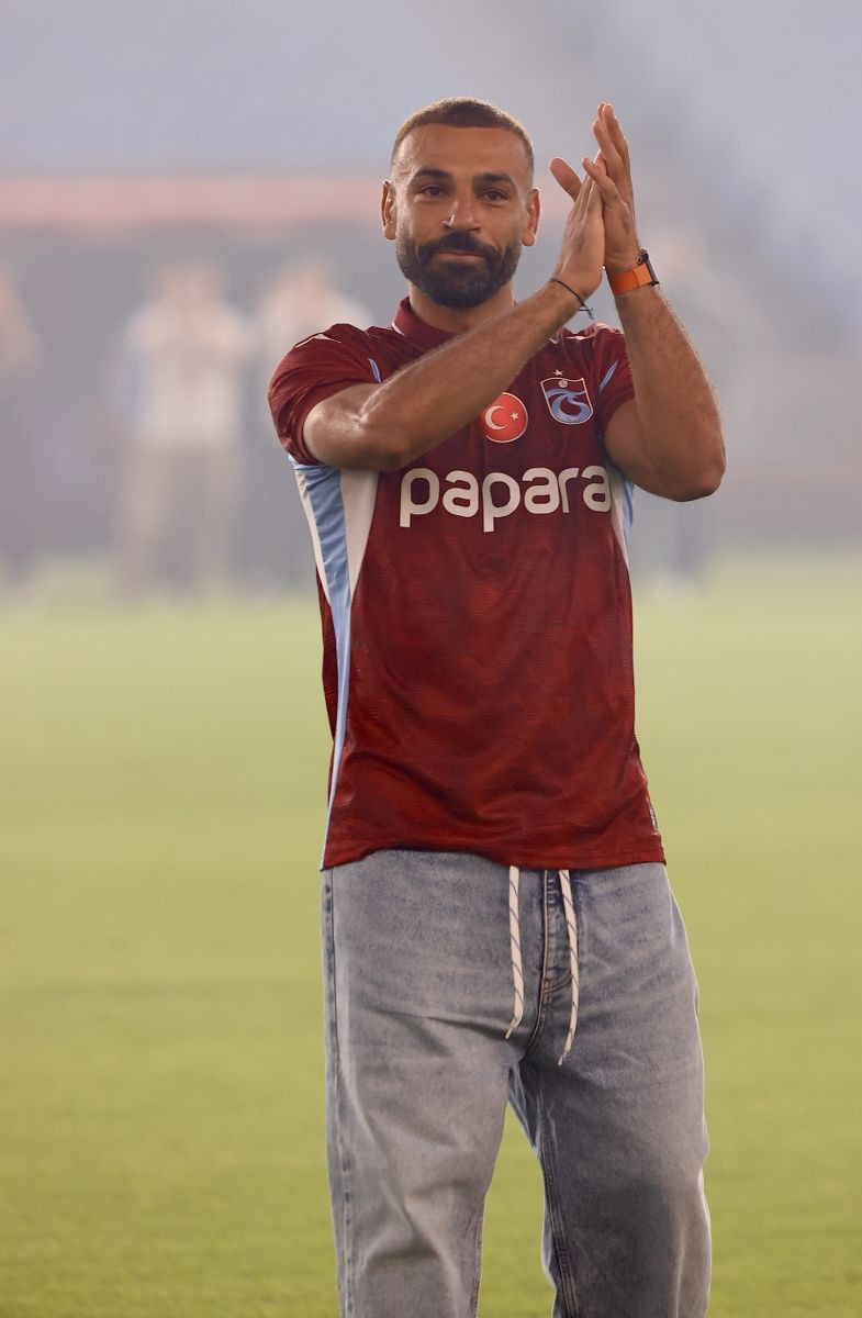 Salah'a unutulmaz tören: "Kupalar kazandırmak için buradayım" - Resim: 72