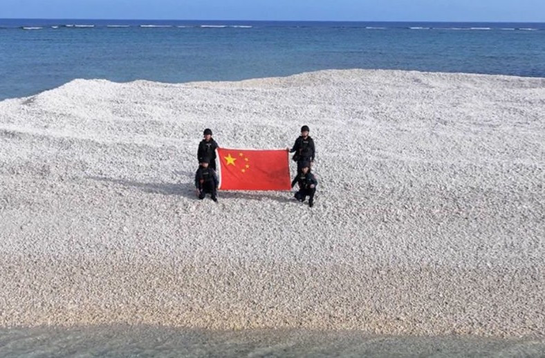 Kaynayan sularda bayrak savaşı - Resim : 1