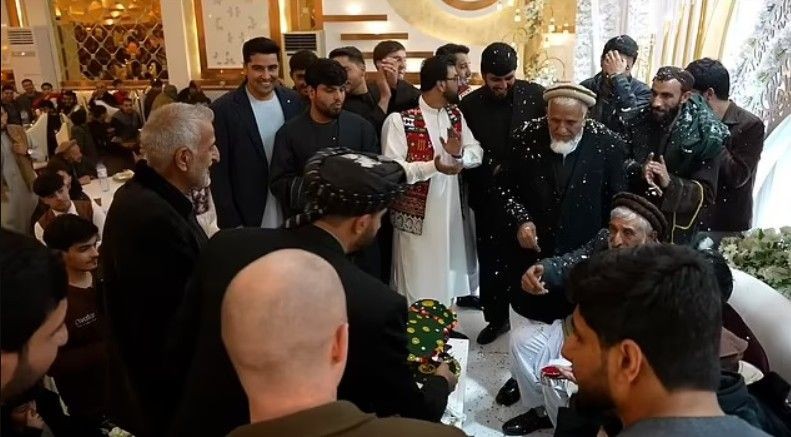 'Gelinsiz' üst düzey Taliban düğünü - Resim: 3
