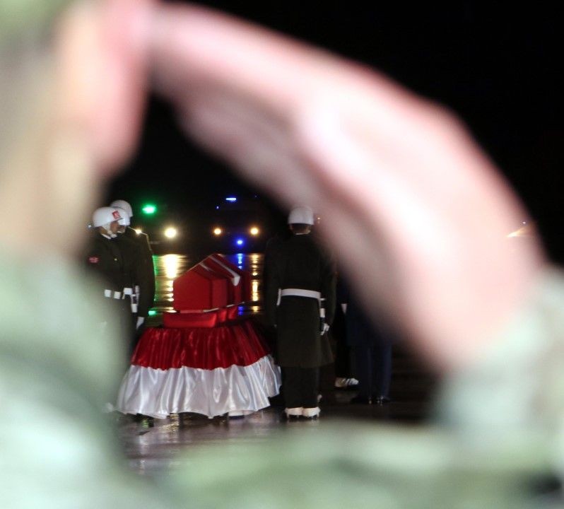 Şehit Nurettin Tokyürek'in naaşı Erzurum'a getirildi - Resim: 7