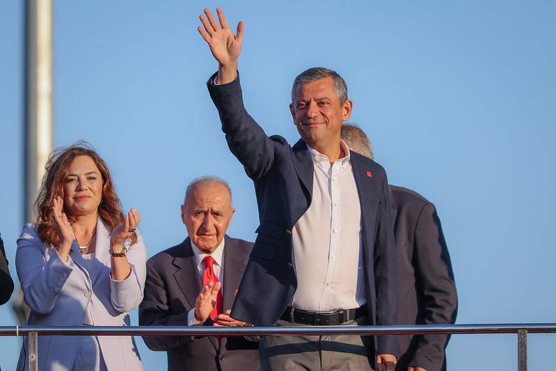 Özgür Özel elinde yüzükle anlattı: Selim İmamoğlu'na öyle bir iftira attılar ki... - Resim : 5