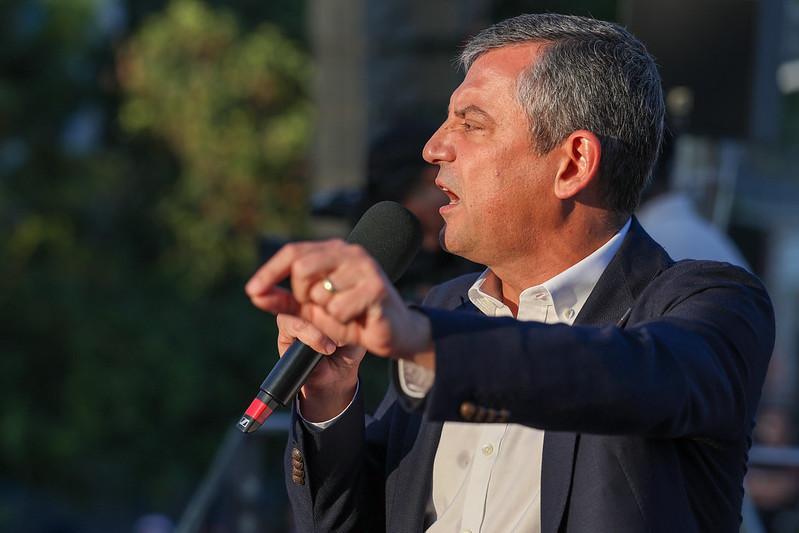 Özgür Özel elinde yüzükle anlattı: Selim İmamoğlu'na öyle bir iftira attılar ki... - Resim : 10