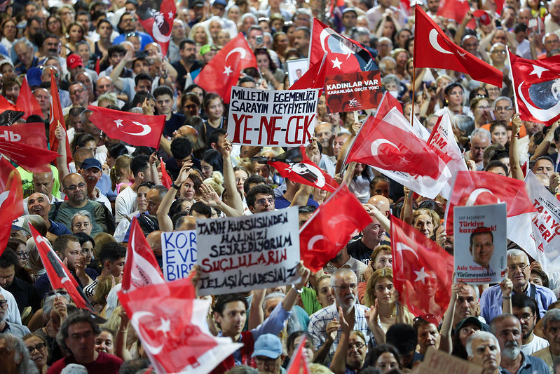 'Millet İradesine Sahip Çıkıyor' On binler bu kez Bakırköy'de - Resim : 13
