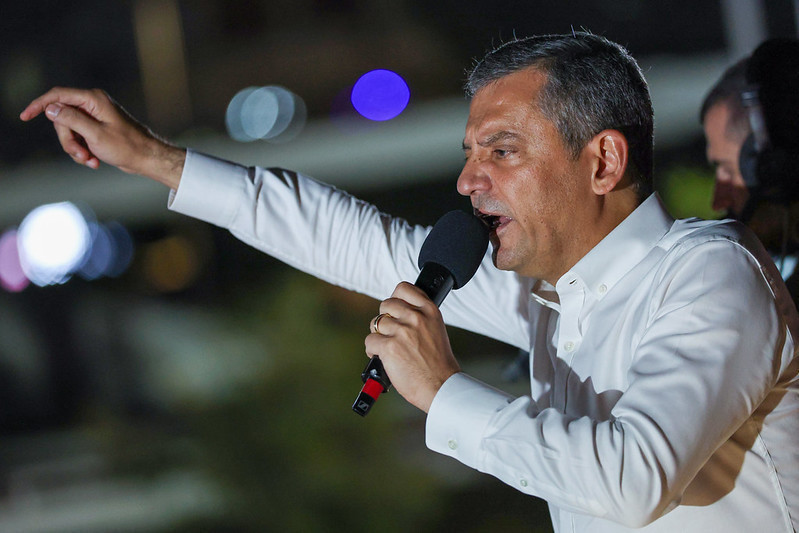 Özlem Çerçioğlu'nun AKP'ye geçmesinin ardından CHP'den Aydın'da gövde gösterisi - Resim : 17