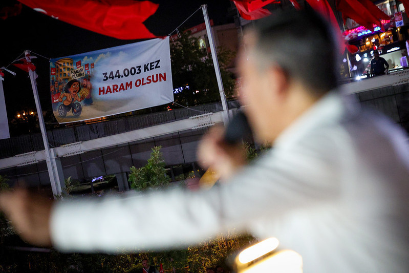 Özlem Çerçioğlu'nun AKP'ye geçmesinin ardından CHP'den Aydın'da gövde gösterisi - Resim : 16