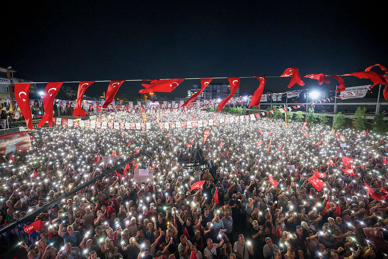 Özlem Çerçioğlu'nun AKP'ye geçmesinin ardından CHP'den Aydın'da gövde gösterisi - Resim : 8