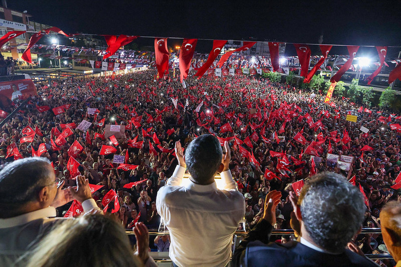 Özlem Çerçioğlu'nun AKP'ye geçmesinin ardından CHP'den Aydın'da gövde gösterisi - Resim : 6