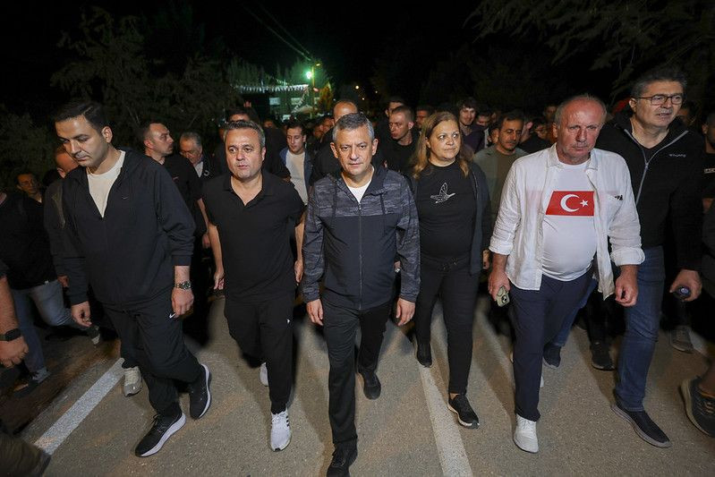 Özel ve beraberindekiler 4 saat yürüdü, sonra da gün doğumunu bekledi - Resim: 8