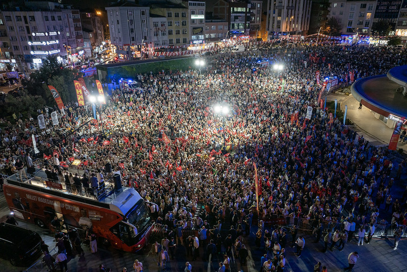 'Millet İradesine Sahip Çıkıyor' Adres Zeytinburnu - Resim : 5