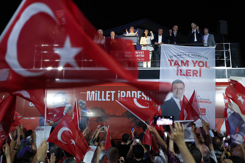 'Millet İradesine Sahip Çıkıyor' Adres Zeytinburnu - Resim : 3