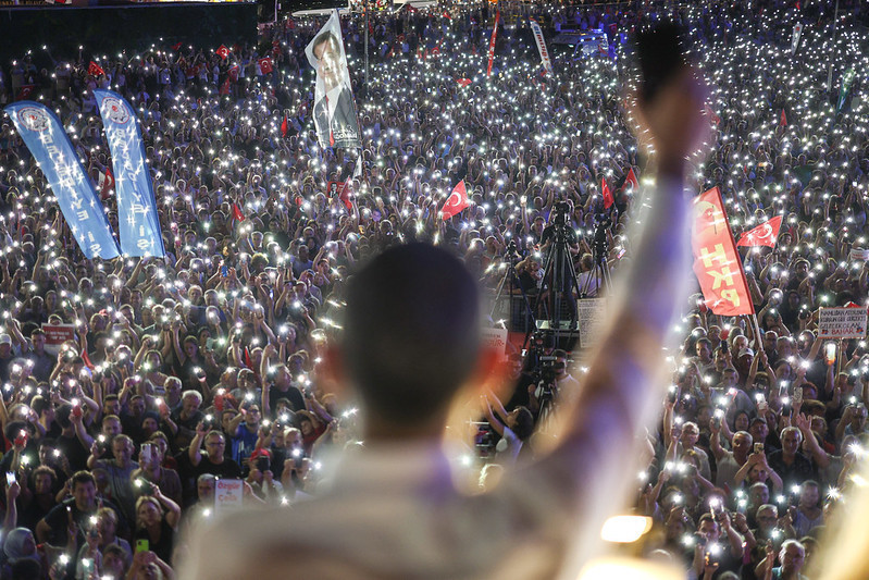 'Millet İradesine Sahip Çıkıyor' Adres Zeytinburnu - Resim : 12