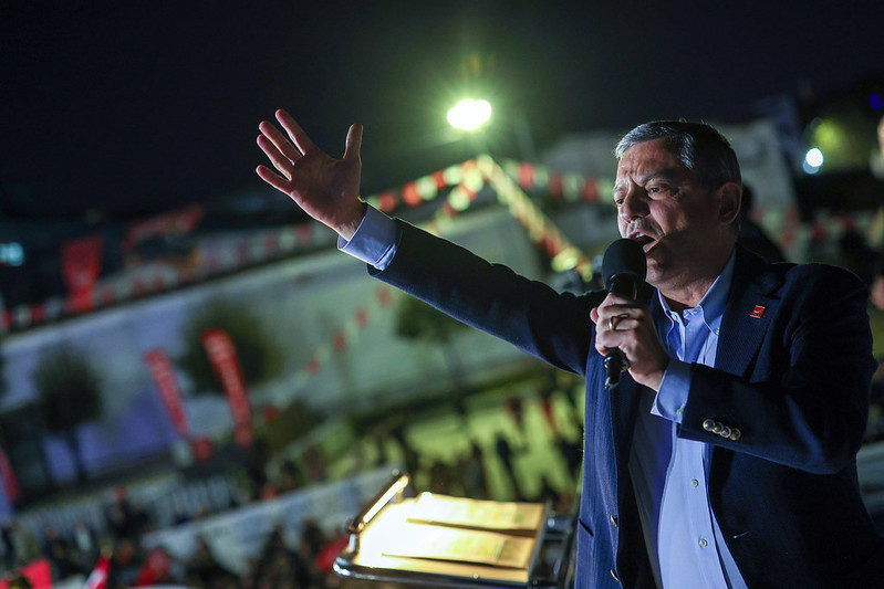 Özel, Meclis'te protesto ettiği Erdoğan'a seslendi: Trump seni seçmenin elinden kurtaramaz - Resim : 17