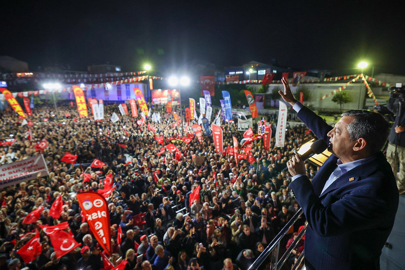 Özel, Meclis'te protesto ettiği Erdoğan'a seslendi: Trump seni seçmenin elinden kurtaramaz - Resim : 15